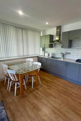 Spacious 2 Bedroom Flat City Centre