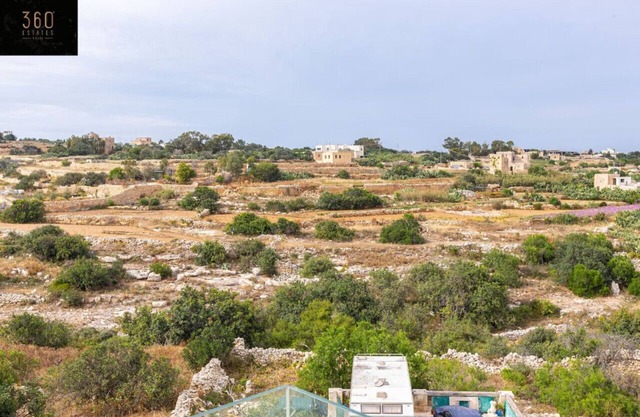 Spacious 2BR Apt with stunning views in Marsaxlokk