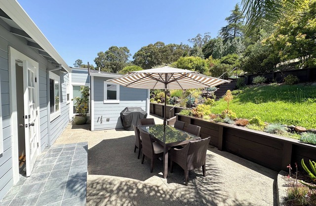 Spacious 4-bedroom house in San Rafael with a beautiful backyard and nice view.