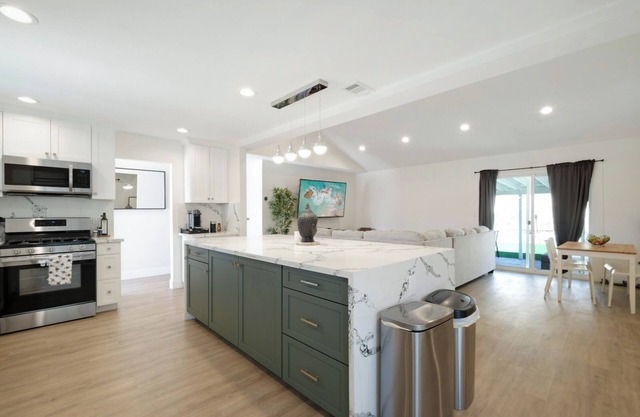 Spacious 4 Bedroom House W/ Amazing Backyard!