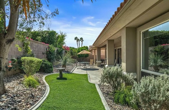 Spacious 4-bedroom house with AC, country club amenities, quiet, gated community