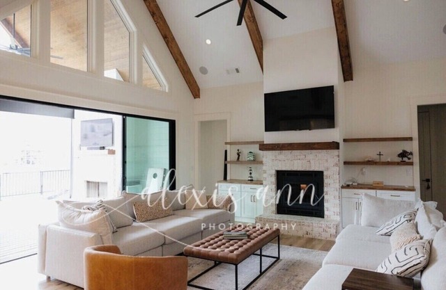 Spacious 5-bedroom house with incredible golf views