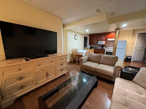 Spacious and beautiful lower Apartment