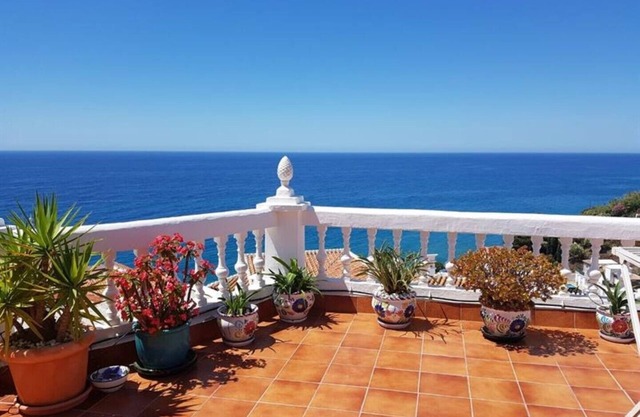 Spacious and bright penthouse with panorama seaview