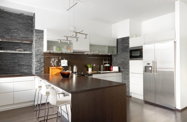 Spacious apt on Tranquil Courtyard