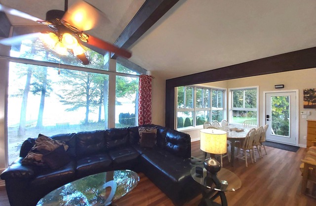 Spacious Balsam Lake Waterfront, 5 Bedrooms, 3 Baths, Dog friendly & UNIQUE!