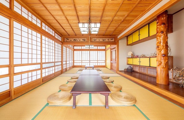 spacious Charter up to 15 people Oriental Villa/Ishigaki Okinawa