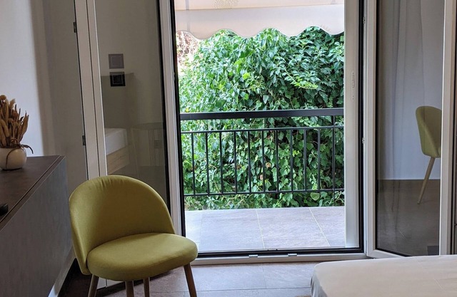 Spacious, luxury apartment 5 min from centre of town