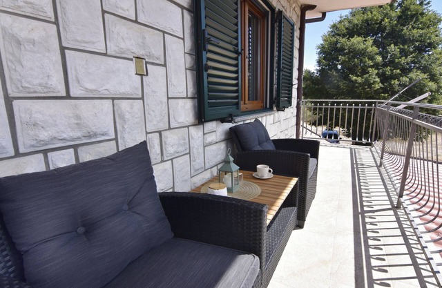 Spacious Maria apartment in quiet village near Umag