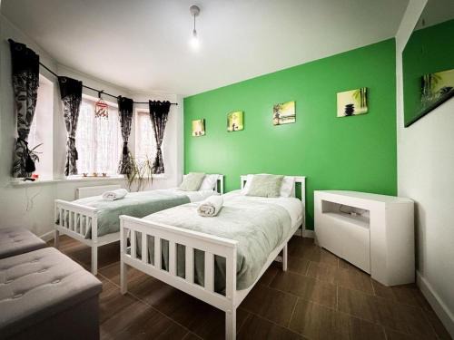 Spacious Modern Townhouse