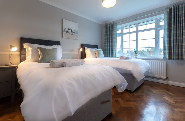 Spacious & modern two bedroom Maisonette Apartment