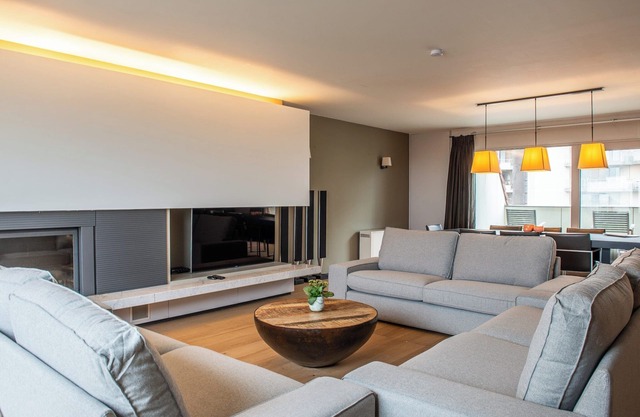 Spacious Seaside Apartment