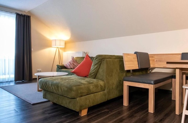 Spacious three-room apartment for up to 6 people with panoramic balcony