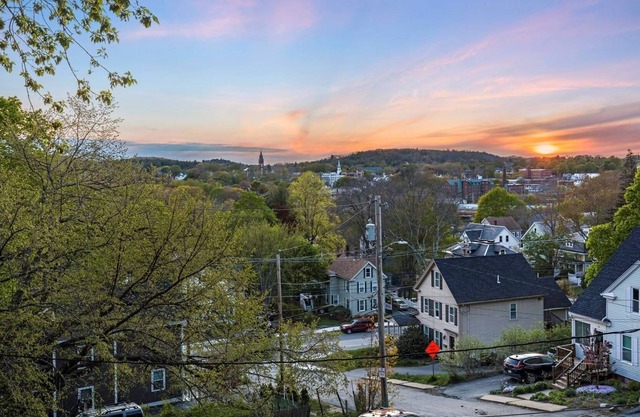 Special! Ames for Fun: Near town, eateries, parks & beaches - family Sunset views, Grill, Fast WiFi