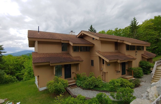 Spectacular 50 Radius Year Round Mountain View - 3+ Bedroom Townhouse