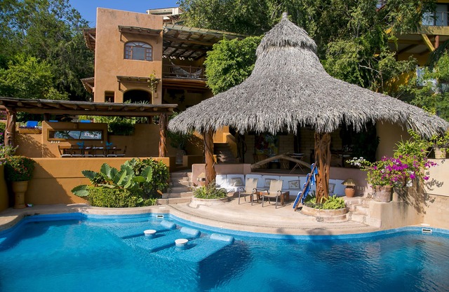 Splendid Villa With an Astonishing View Overlookíng the Bay of Zihua!