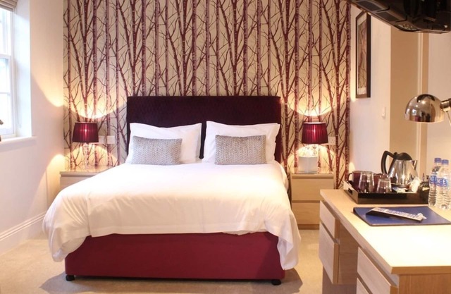 Standard Double Ensuite with Bath at The Keep