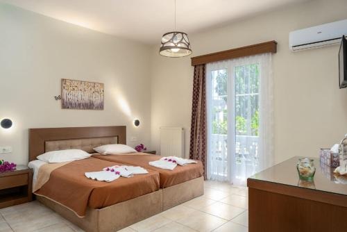 Stathis Rooms - 300m from Kalamaki Beach
