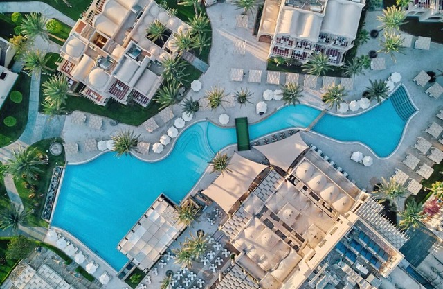 Stay Close to Dining, Beach, Tours & Cozumel Ferry | 2 Refreshing Rooms