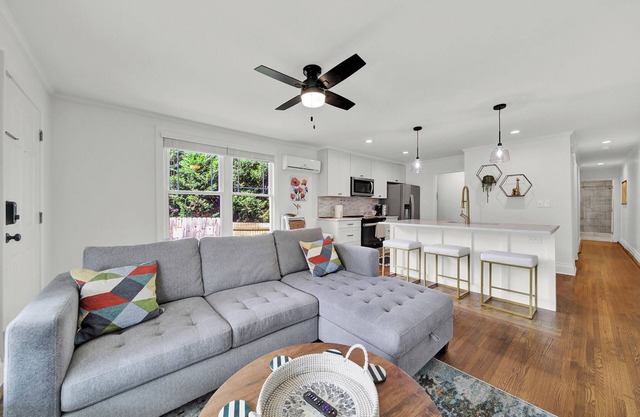 Stay in the center of it all!