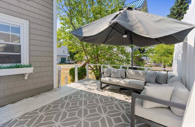 Steps to Beach | Bunkhouse + Porch | Dog-Friendly Retreat