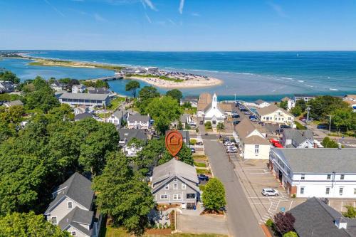 Steps to Beach & Downtown OGT - Screened in Porch