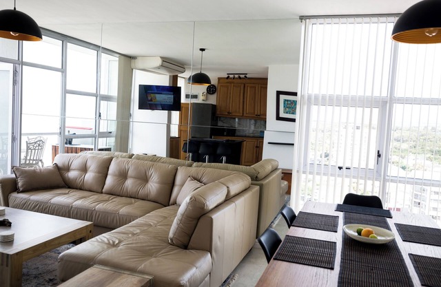 Strand Beachfront StTropez 12th Floor