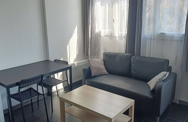 Studio Confortable Proche de Paris