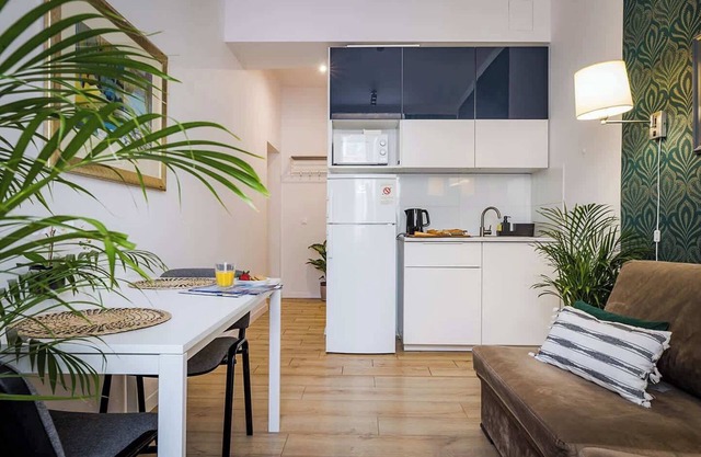 Studio male (przy Szpitalu Banacha)