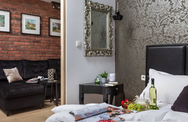 Studio Ornament - Studio Apartment, Sleeps 2