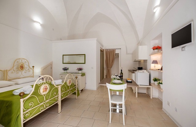 Studio 'Residenza Isabella 2' close to City Centre with Garden & Air Conitioning