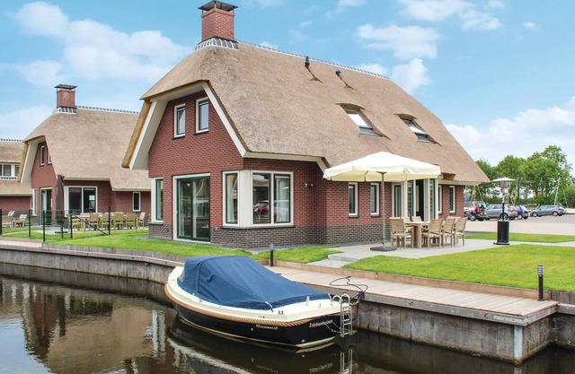 Stunning home in Idskenhuizen with sauna