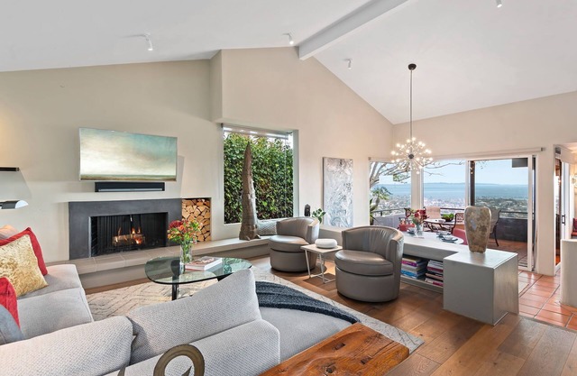 Stunning Panoramic Views From Contemporary Riviera Home!