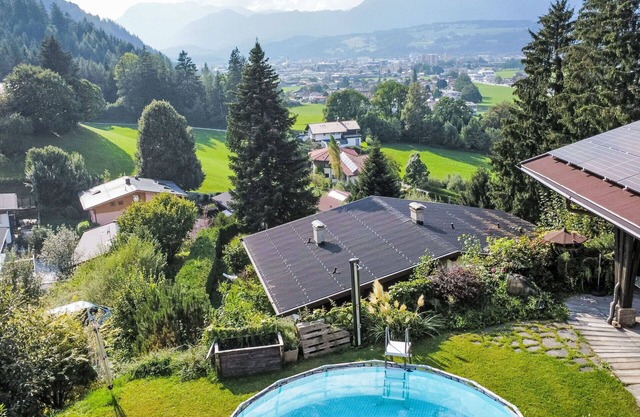 Stunning private villa for 10 guests with WIFI, private pool, hot tub, TV and terrace