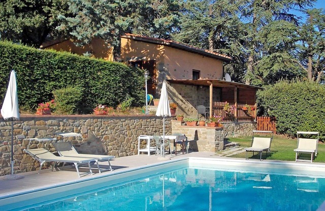 Stunning private villa for 4 people with WIFI, pool, TV, terrace, pets allowed and panoramic view