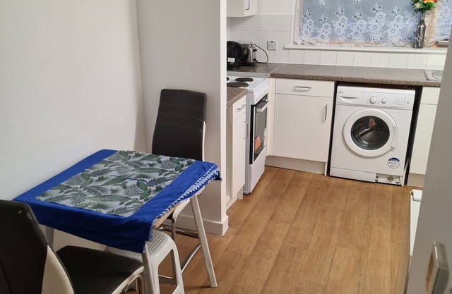 Stunning room with a shared bathroom near U.S EMBASSY & CENTRAL LONDON