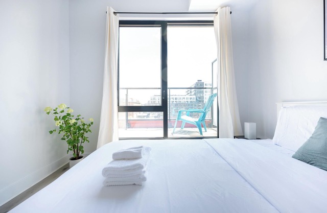 Stylish 1 BR in Old Port Montreal