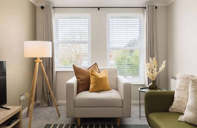 Stylish 2-bed in Leamington Spa w/parking