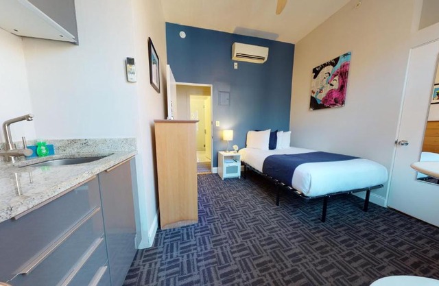 Stylish Downtown Studio in the SouthEnd, C.Ave #43