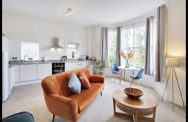 Stylish large 1-Bed Apartment in Tunbridge Wells