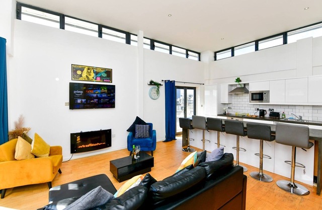 Stylish Penthouse Retreat with Private Terrace | Pass the Keys