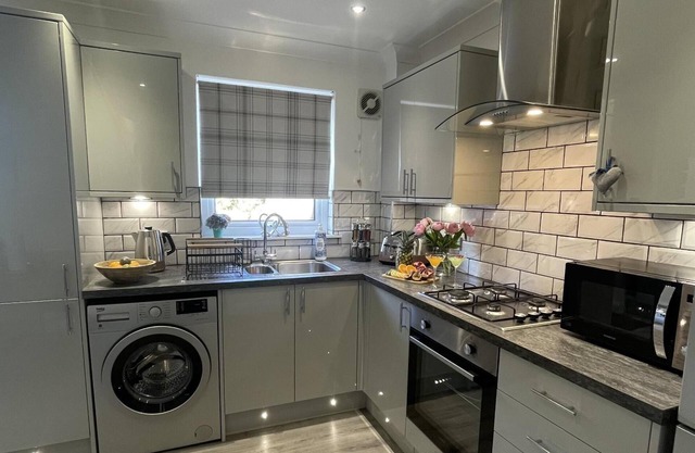 Stylish Scottish House With Garden and Parking