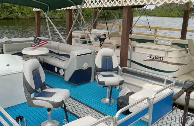 Summer Special 60 off! 3 bed, 2 bath on water, boat house, pontoon available