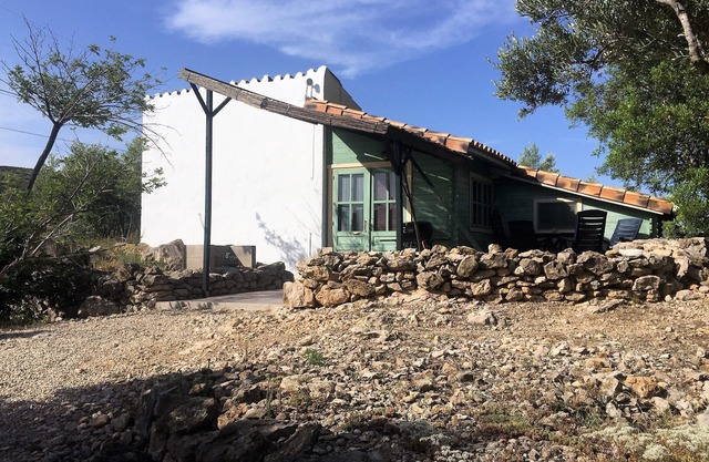 Sun, sea, rest and space, on our still active finca (farm) from 6 ha, casita Dos