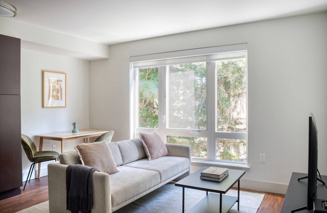 Sunny Bellevue Jr 1BR w/Lounge & W/D, nr Shops & Coffee, by Blueground