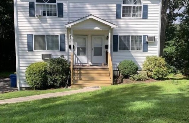Sunny/Cozy Home w/Garage and Deck. Minutes from Everything, Family-friendly