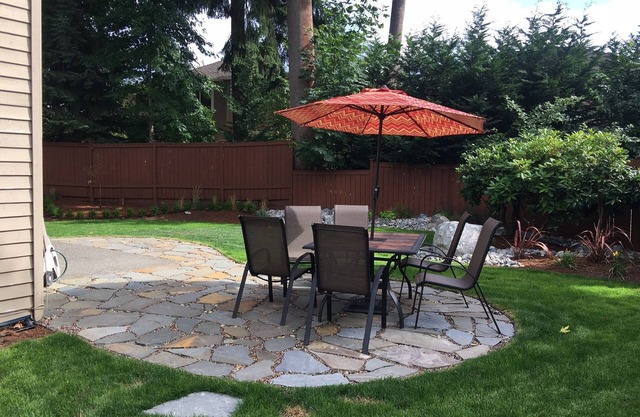 Sunny culdesac home: pet friendly fenced ac garage fireplace