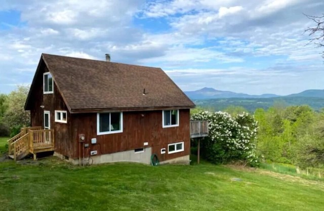 Sunset facing valley view home - Waterbury Stowe