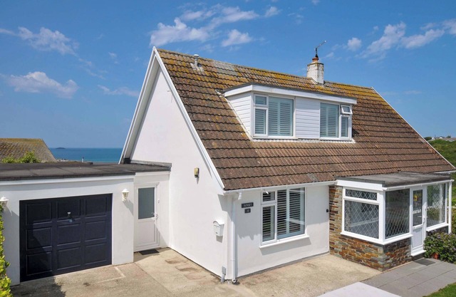 SUNSET, pet friendly, with a garden in Polzeath