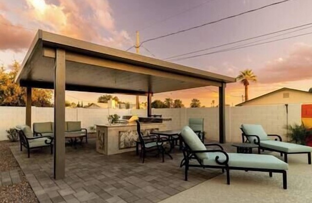 Sunset Villa in Old Town w/Hot tub & Heated Pool!
